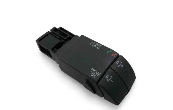 Head unit multimedia control
