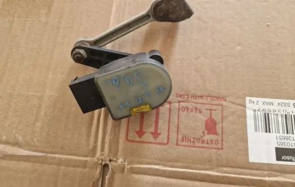 Audi A6 S6 C6 4F Headlight/headlamp level sensor 4E0907503C