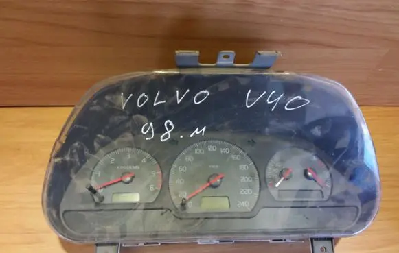 Volvo S40, V40 Speedometer (instrument cluster) 30857569