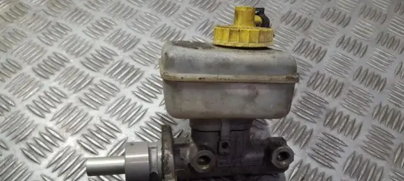 Volkswagen Golf IV Master brake cylinder 21027099