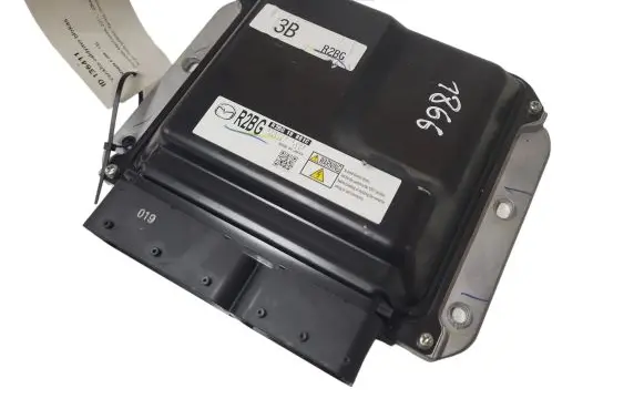 Mazda 6 Engine control unit/module R2BG18881C 2757000202