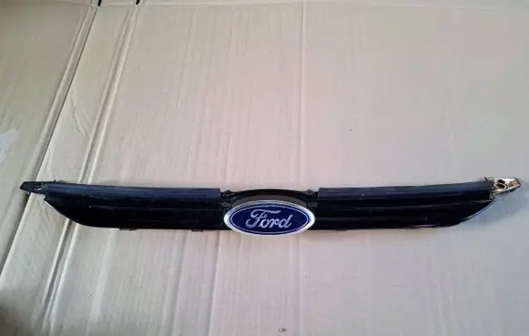 Ford B-MAX Front bumper upper radiator grill