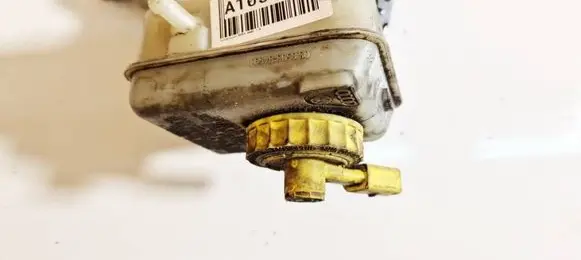 Volkswagen Bora Brake fluid reservoir 03350884591 03.3508-8459.1