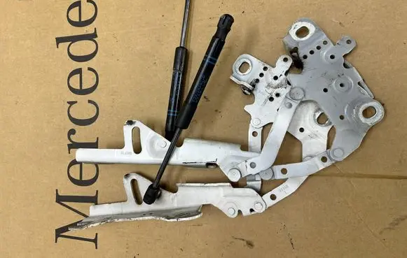 BMW 1 F20 F21 Engine bonnet/hood hinges 7336700