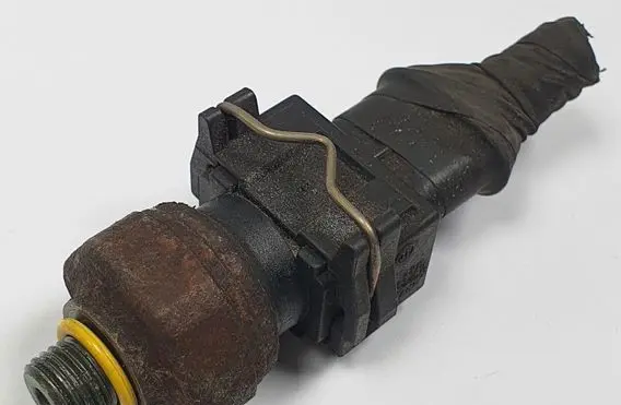 Mercedes-Benz A W169 Air conditioning (A/C) pressure sensor 30899051