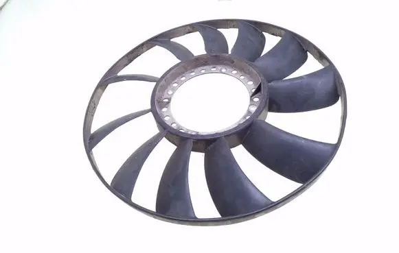 Volkswagen PASSAT B5 Fan impeller 058121301B