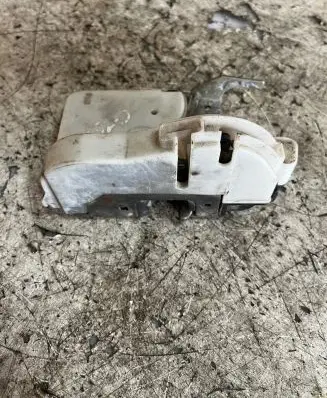 Volkswagen Polo III 6N 6N2 6NF Front door lock 6N1837016