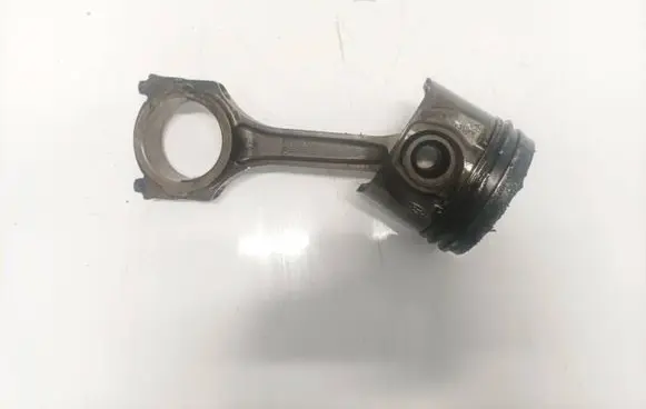 Ford Mondeo Mk III Piston with connecting rod