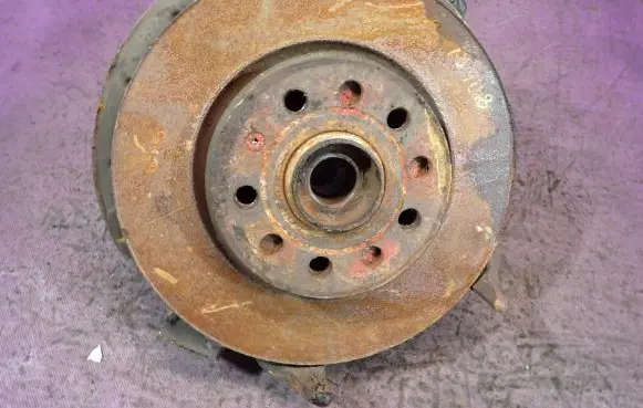 Volkswagen Golf V Front wheel hub spindle knuckle