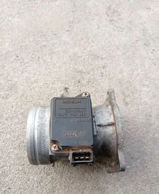 Audi A4 S4 B5 8D Mass air flow meter 037906461B