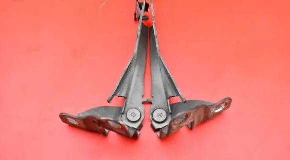Mazda Tribute Engine bonnet/hood hinges YL84-16800-AC