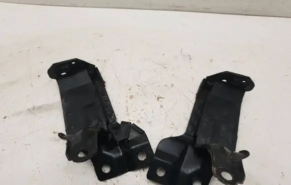 Volvo V60 Engine mounting bracket 31261931 31261932