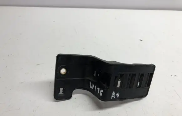 Mercedes-Benz A W176 Other engine bay part A2465010120