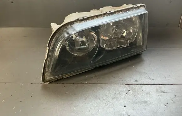 Volvo S40, V40 Headlight/headlamp