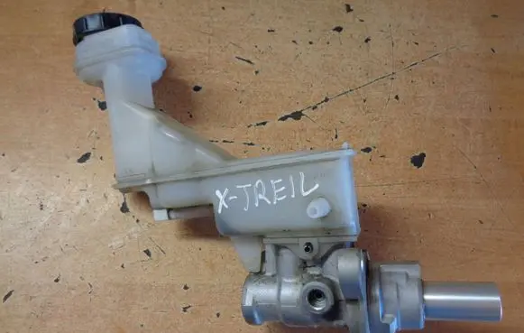 Nissan X-Trail T31 Master brake cylinder JG20A73195