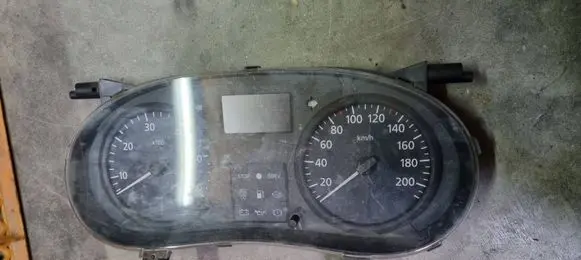 Renault Trafic II (X83) Speedometer (instrument cluster) P8200390132