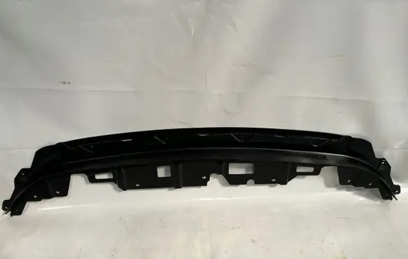 Front bumper lip