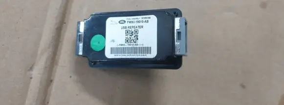 Jaguar F-Pace USB control unit FW9319010AB