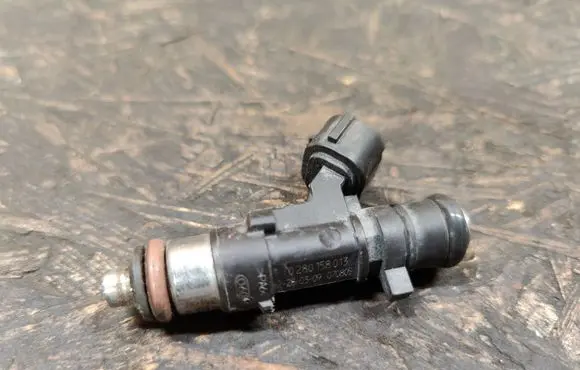 Nissan Note (E11) Fuel injector 0280158013