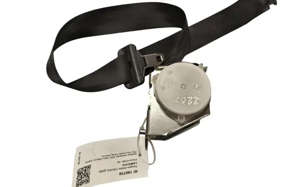Middle seatbelt (rear)