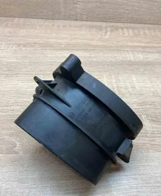 BMW 5 E39 Mass air flow meter 0928400527