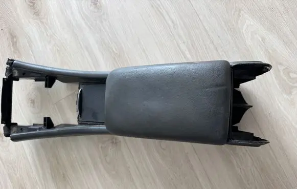 Mercedes-Benz C W203 Armrest E037611021