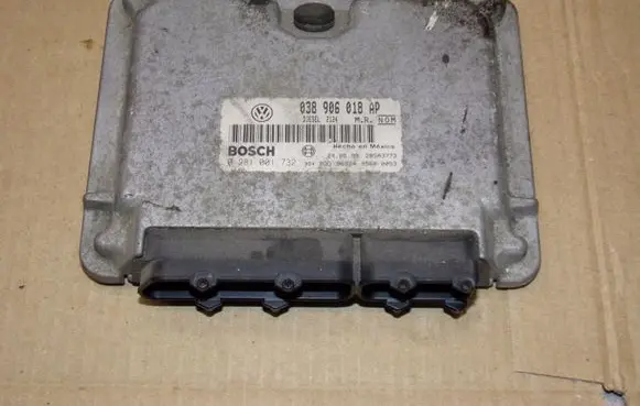 Volkswagen New Beetle Engine control unit/module 038906018AP