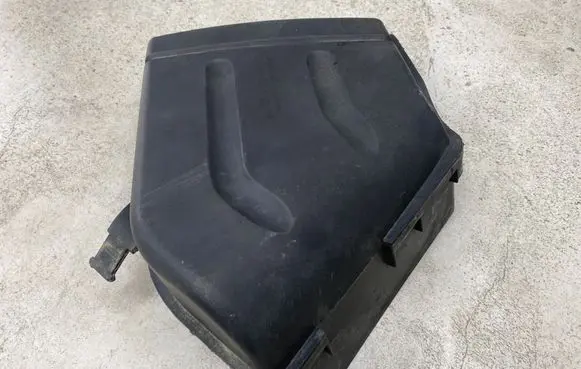 Audi A4 S4 B7 8E 8H Air intake duct part 8E0129617 8E0129617D