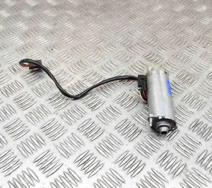 Mercedes-Benz S W220 Seat adjustment motor 0130002568 A2208201542