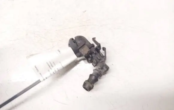BMW X5 E53 Windshield washer spray nozzle 61678252743