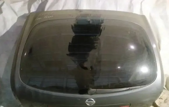 Nissan Primera Tailgate/trunk/boot lid pilkas