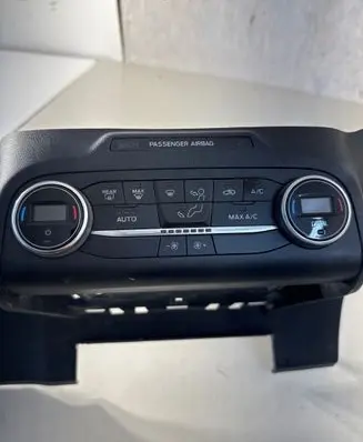 Ford Kuga III Head unit multimedia control LJ6T18C612AC 900265345008