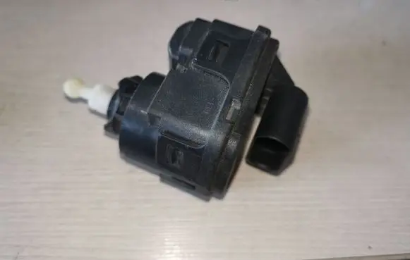 Audi A6 S6 C5 4B Headlight level adjustment motor 4B0941295