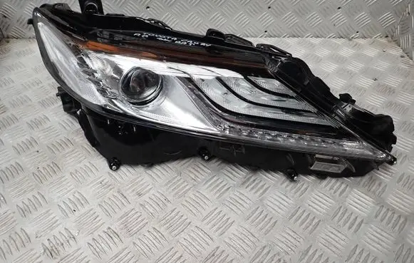 Toyota Camry VIII XV70 Headlights/headlamps set 