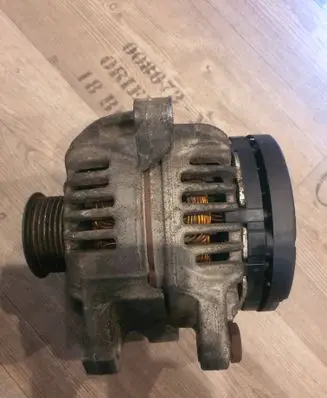 Toyota Avensis T220 Generator/alternator 0124325085 270600H070B
