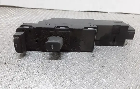 Volvo S80 Electric window control switch 8622040