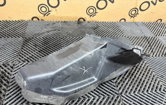 Audi A8 S8 D4 4H Intercooler air channel guide 4H0117335D