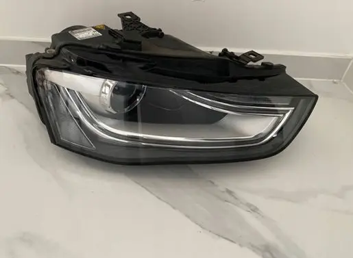 Audi A4 S4 B8 8K Headlight/headlamp 8K0941006C 185143 LE10B6235