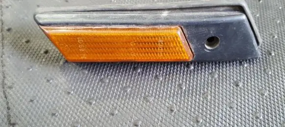BMW 3 E36 Front fender indicator light 13780139 1.378.013.9