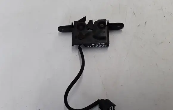 Engine bonnet (hood) release handle
