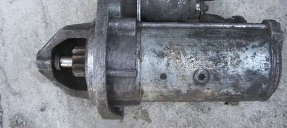 Mercedes-Benz Vito Viano W639 Starter motor 0051511301