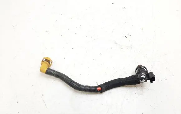 Opel Combo D Breather hose/pipe 320100412