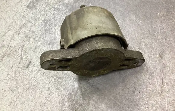 Audi A8 S8 D3 4E Engine mount bracket 65398