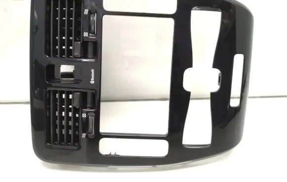 Nissan Leaf I (ZE0) Radio/GPS head unit trim 682603NL0A 682U13NL0A 687513nl0a