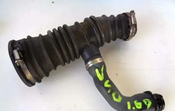 Volvo V50 Intercooler hose/pipe