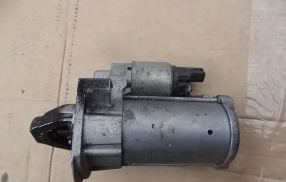 Peugeot 308 Starter motor 9675660680 0001174601