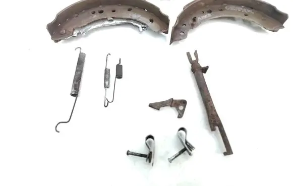 Mitsubishi Colt Handbrake/parking brake pads E1190r02b01545 C050630aBE 50486a