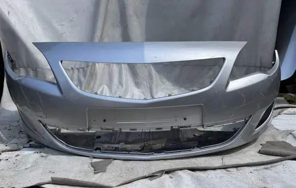 Opel Astra J Front bumper