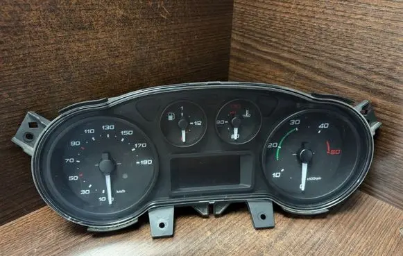Iveco Daily 4th gen Speedometer (instrument cluster) 5801815711 5802281327