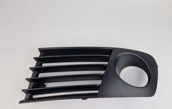 Seat Ibiza III (6L) Front bumper lower grill 6L0853665A